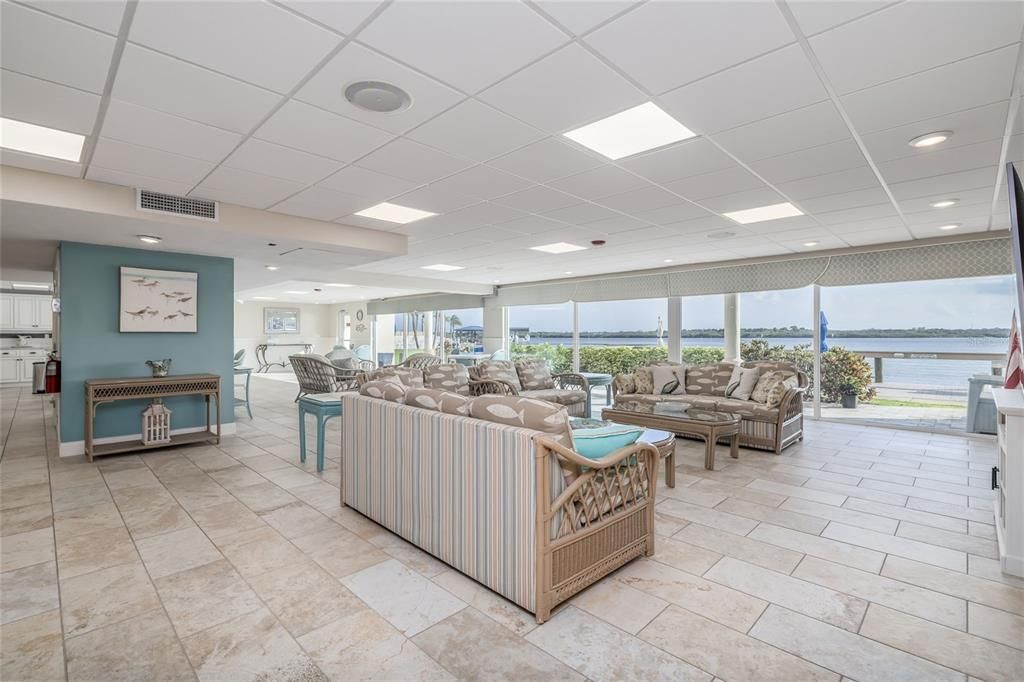 En Venta: $224,000 (1 camas, 1 baños, 964 Pies cuadrados)