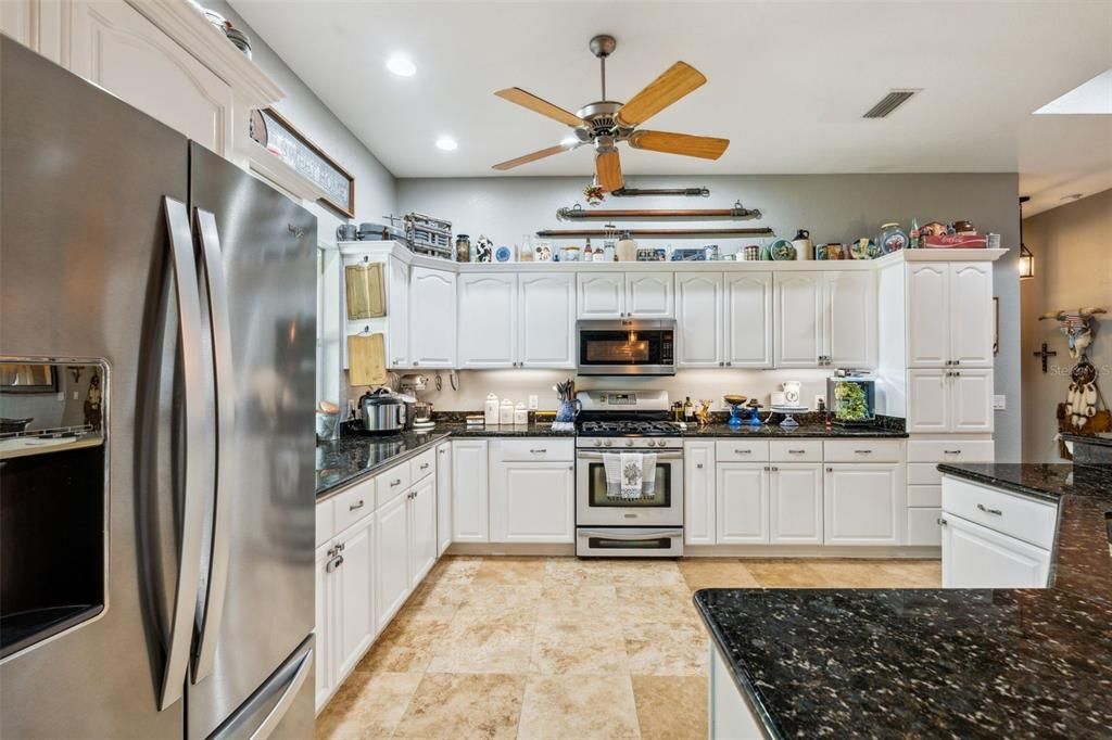 For Sale: $1,050,000 (3 beds, 2 baths, 1800 Square Feet)