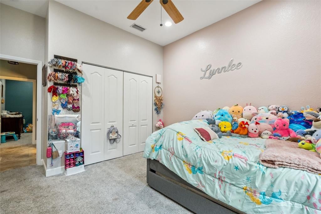 For Sale: $1,050,000 (3 beds, 2 baths, 1800 Square Feet)