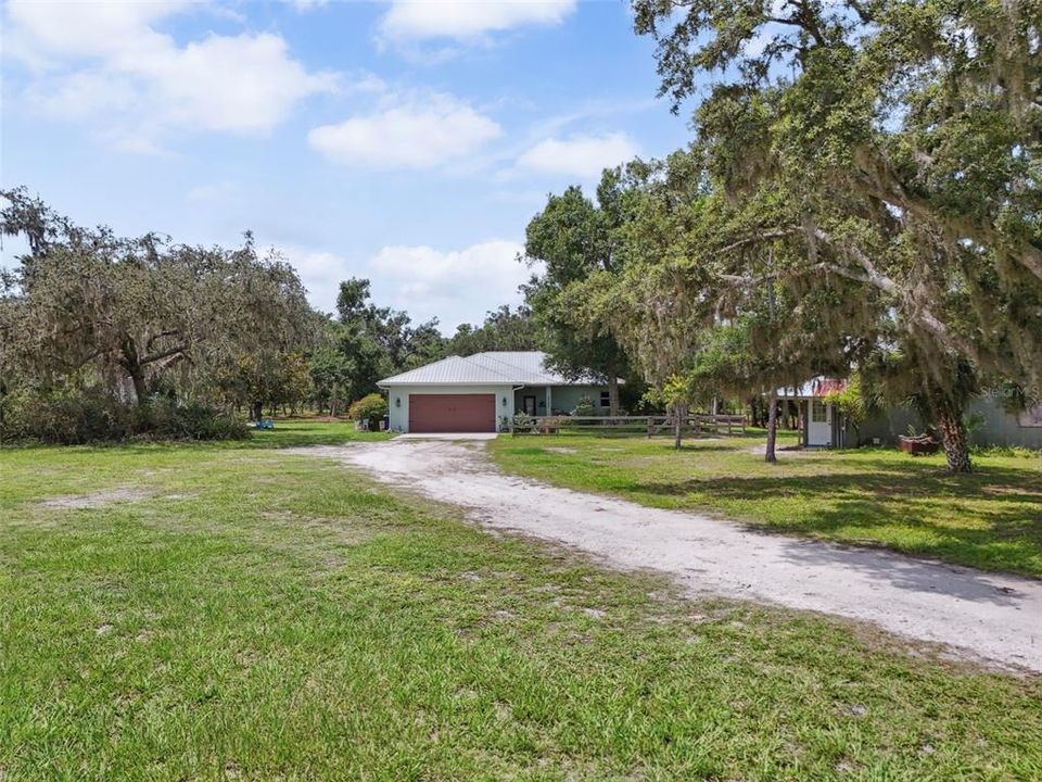 For Sale: $1,050,000 (3 beds, 2 baths, 1800 Square Feet)