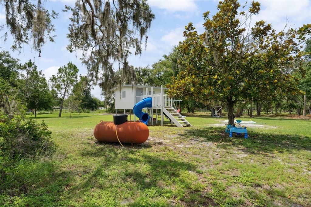 For Sale: $1,050,000 (3 beds, 2 baths, 1800 Square Feet)