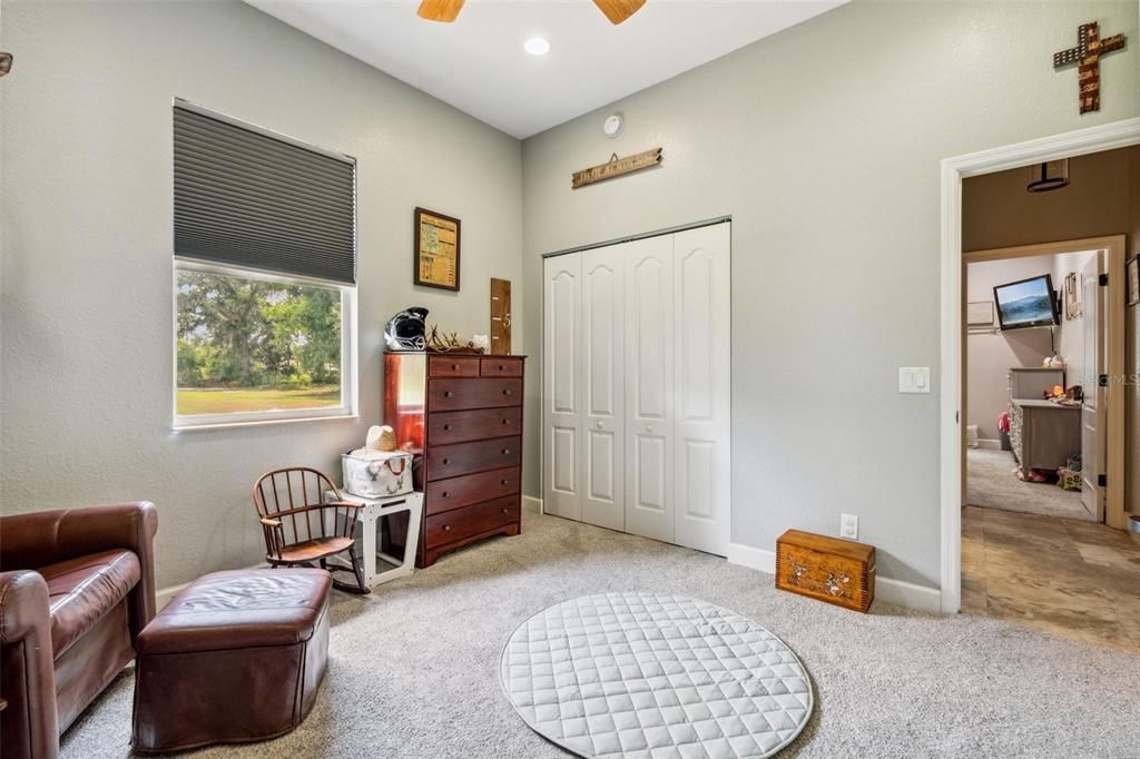 For Sale: $1,050,000 (3 beds, 2 baths, 1800 Square Feet)