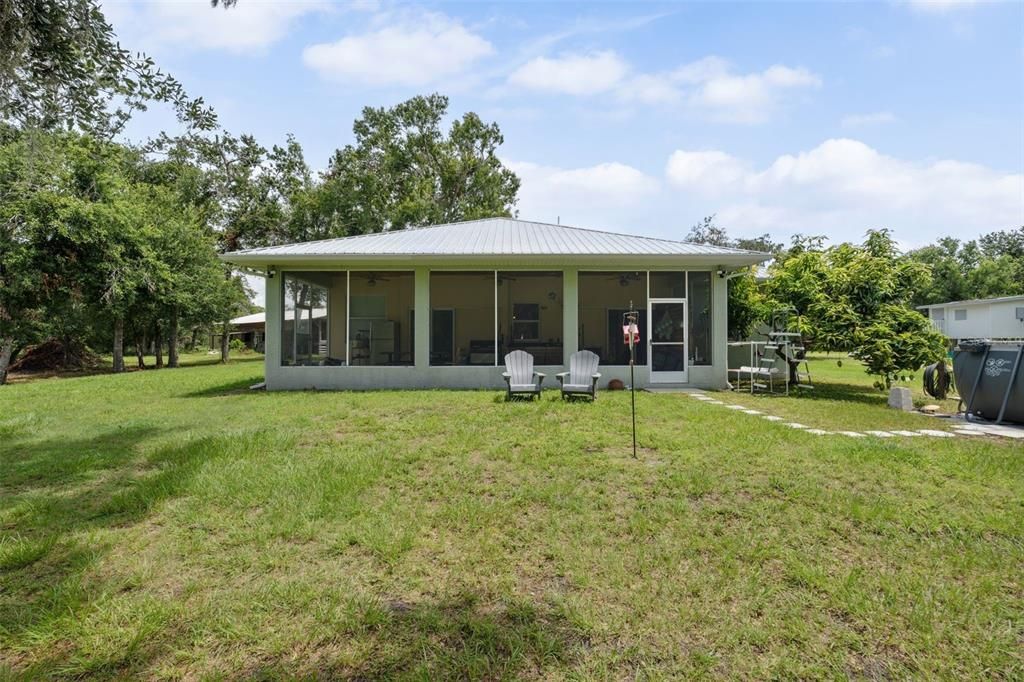 For Sale: $1,050,000 (3 beds, 2 baths, 1800 Square Feet)