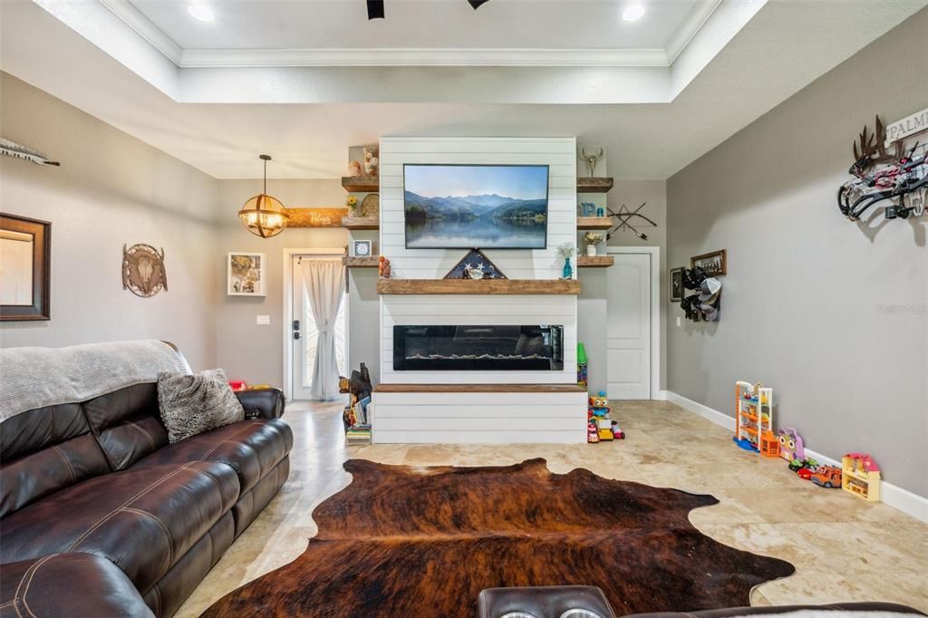 For Sale: $1,050,000 (3 beds, 2 baths, 1800 Square Feet)