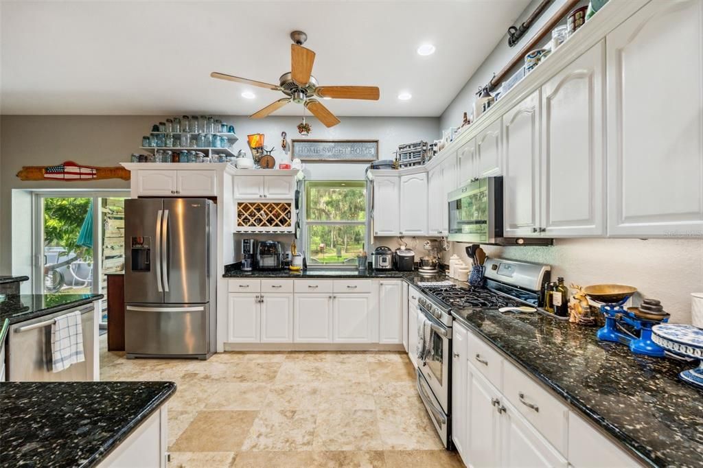 For Sale: $1,050,000 (3 beds, 2 baths, 1800 Square Feet)