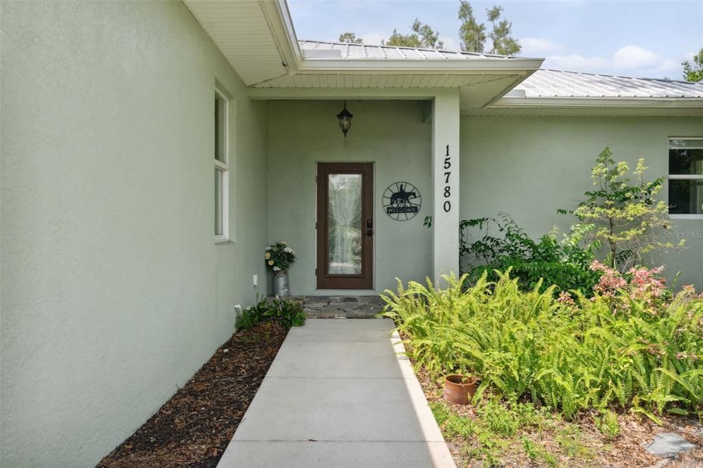 For Sale: $1,050,000 (3 beds, 2 baths, 1800 Square Feet)