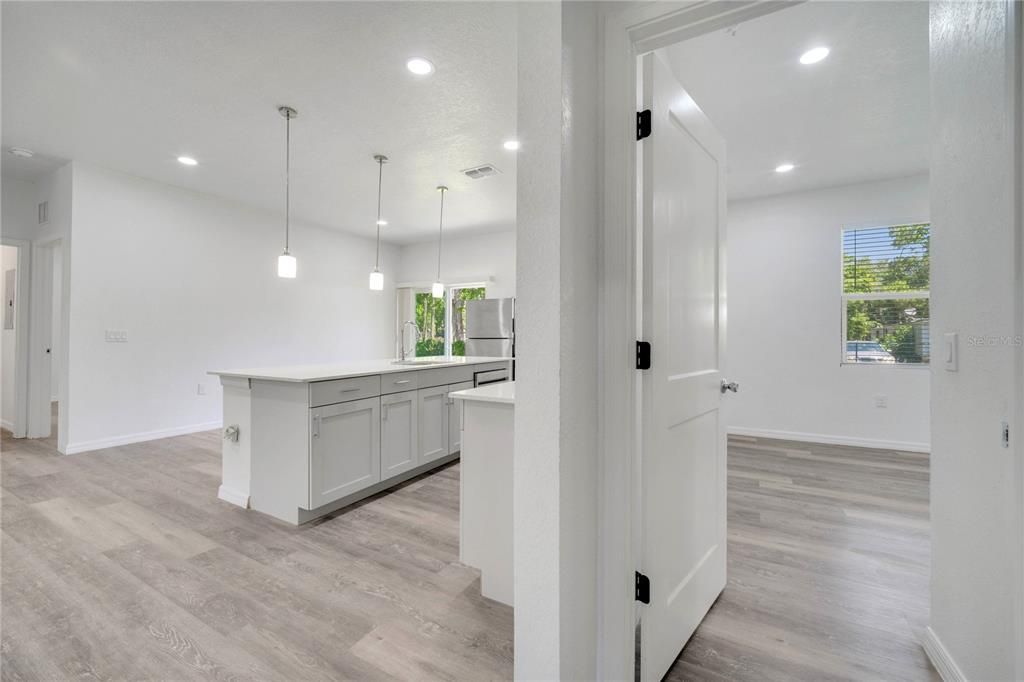 En Venta: $352,999 (3 camas, 2 baños, 1561 Pies cuadrados)