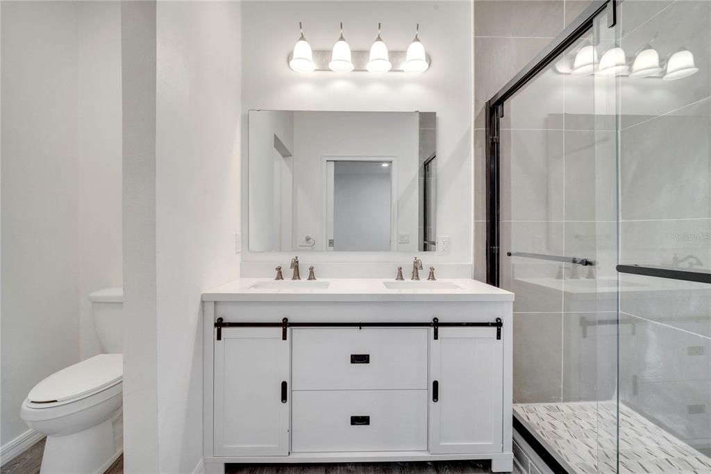 En Venta: $352,999 (3 camas, 2 baños, 1561 Pies cuadrados)