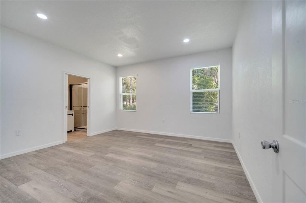 En Venta: $352,999 (3 camas, 2 baños, 1561 Pies cuadrados)