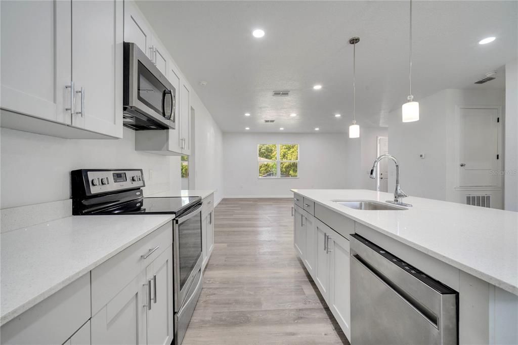 En Venta: $352,999 (3 camas, 2 baños, 1561 Pies cuadrados)