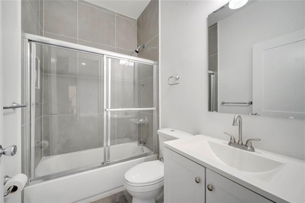 En Venta: $352,999 (3 camas, 2 baños, 1561 Pies cuadrados)