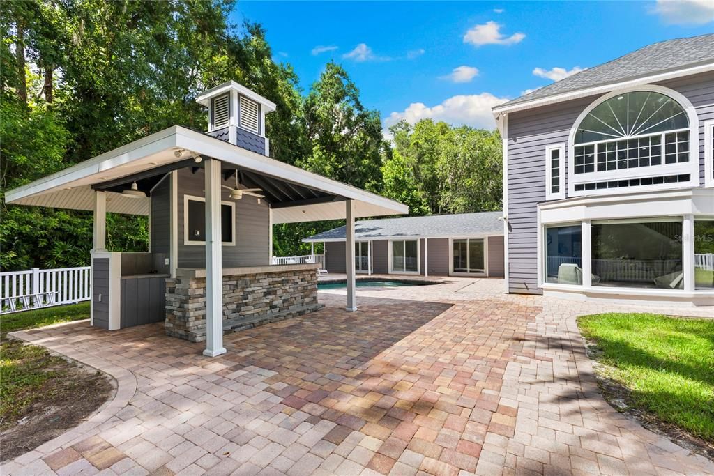 For Sale: $1,395,000 (4 beds, 3 baths, 4071 Square Feet)