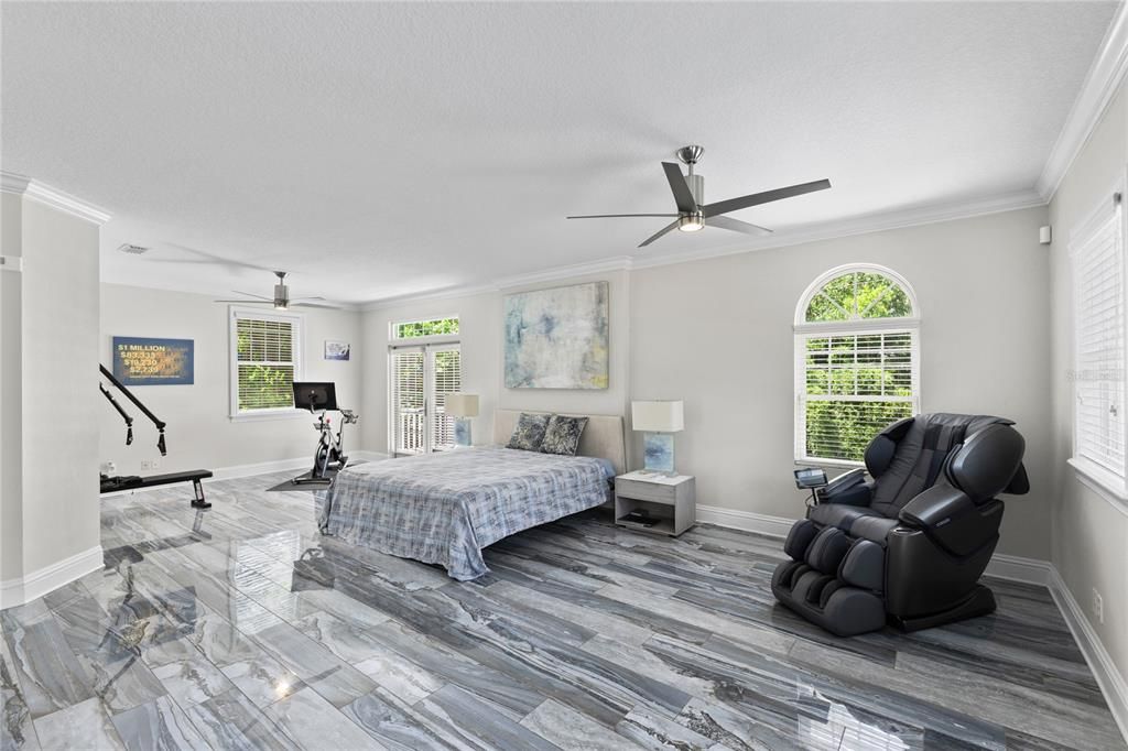 For Sale: $1,395,000 (4 beds, 3 baths, 4071 Square Feet)