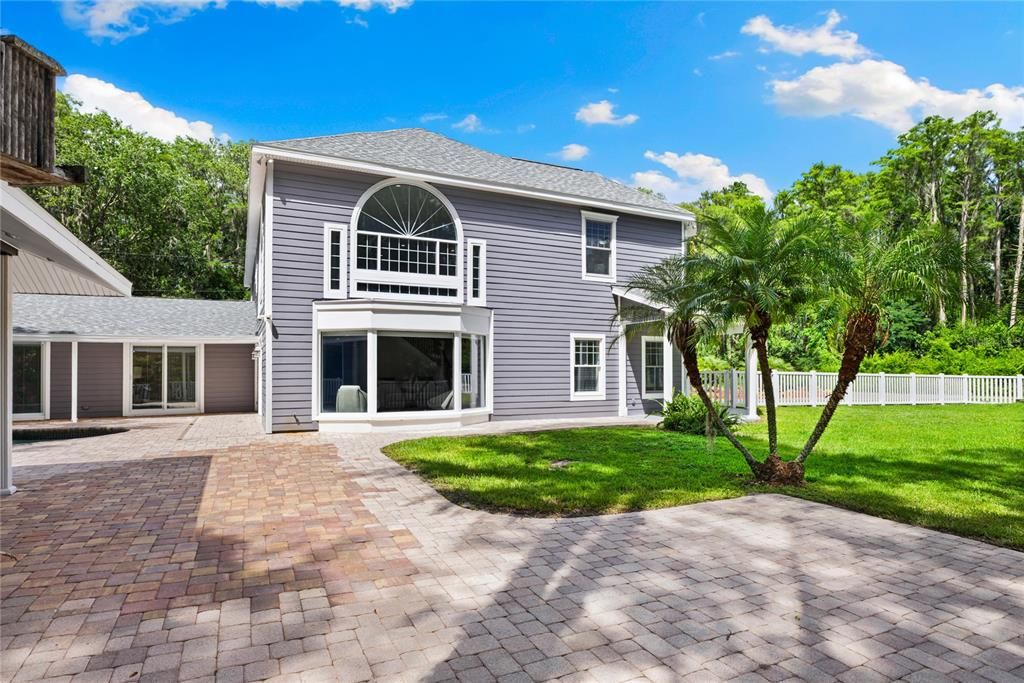 For Sale: $1,395,000 (4 beds, 3 baths, 4071 Square Feet)