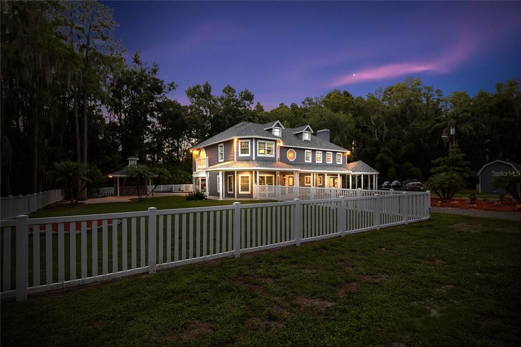 For Sale: $1,395,000 (4 beds, 3 baths, 4071 Square Feet)