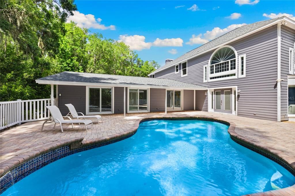 For Sale: $1,395,000 (4 beds, 3 baths, 4071 Square Feet)