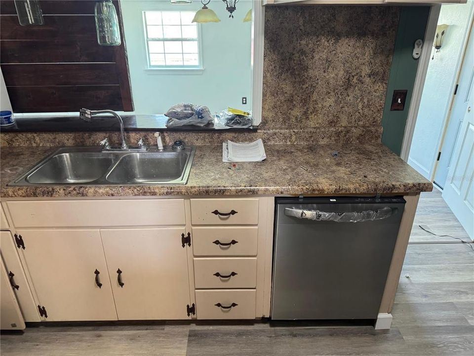 待售: $189,900 (3 贝兹, 2 浴室, 1341 平方英尺)