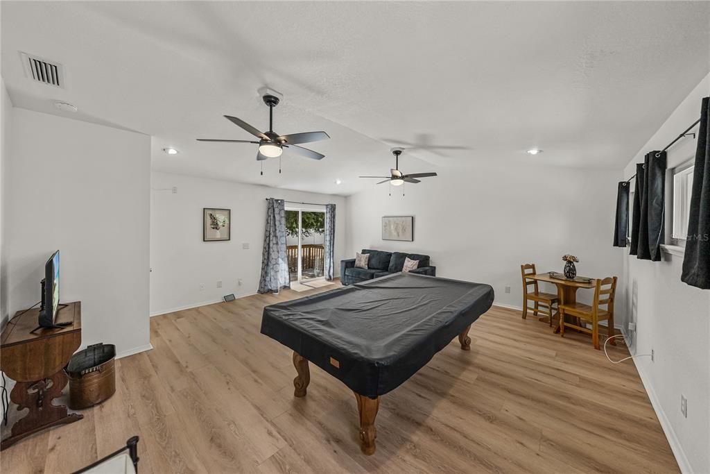 En Venta: $999,900 (4 camas, 3 baños, 2660 Pies cuadrados)