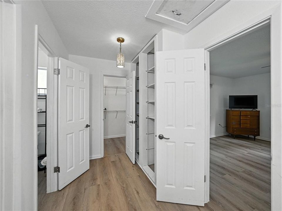 En Venta: $999,900 (4 camas, 3 baños, 2660 Pies cuadrados)