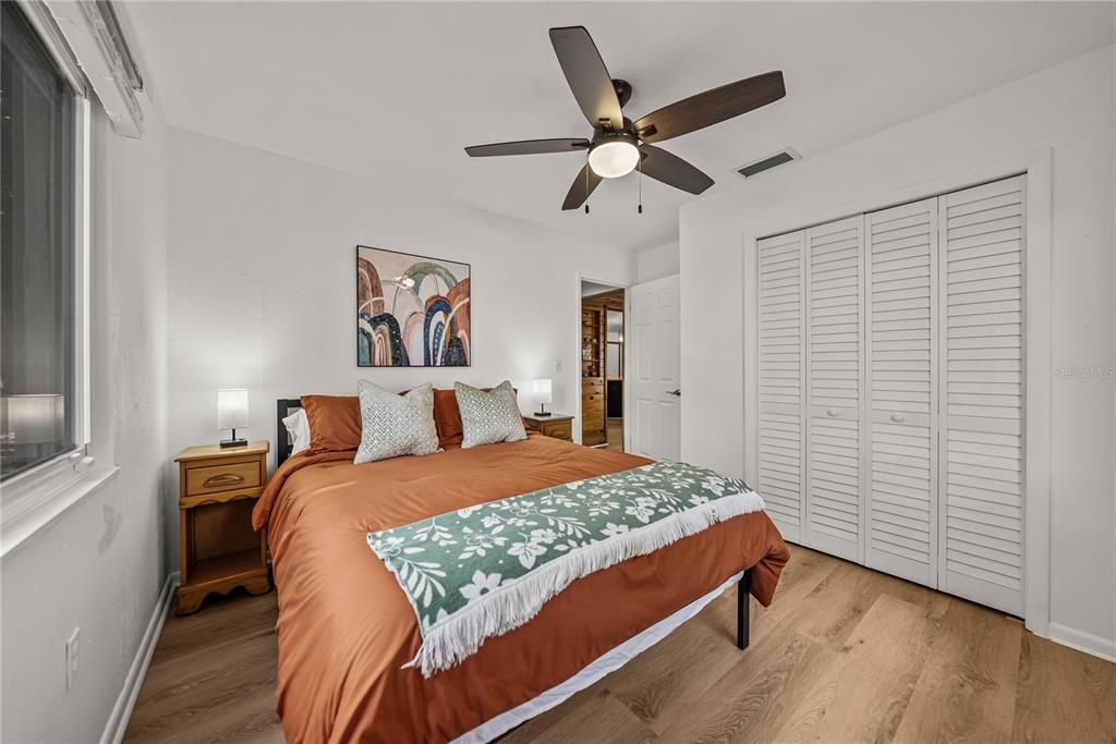 En Venta: $999,900 (4 camas, 3 baños, 2660 Pies cuadrados)