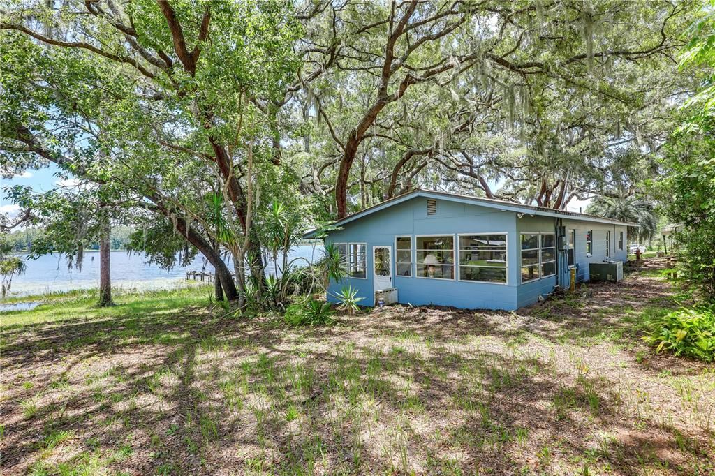 待售: $298,000 (2 贝兹, 1 浴室, 1039 平方英尺)