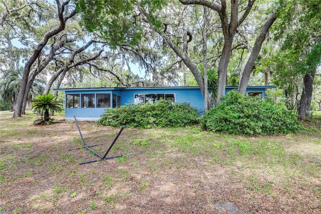 待售: $298,000 (2 贝兹, 1 浴室, 1039 平方英尺)