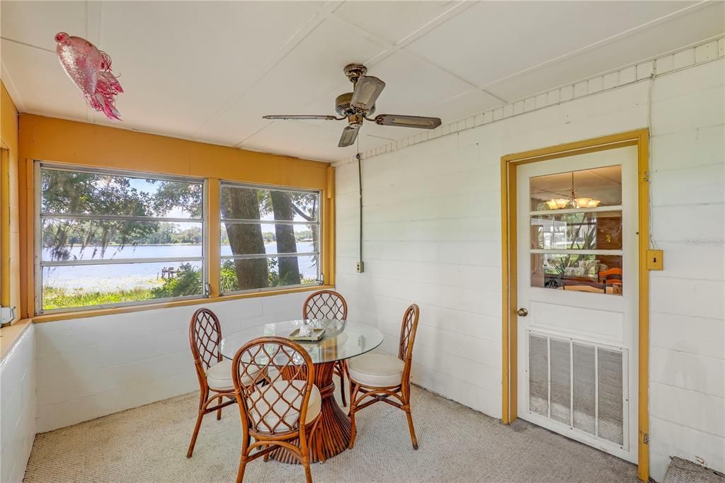 待售: $298,000 (2 贝兹, 1 浴室, 1039 平方英尺)