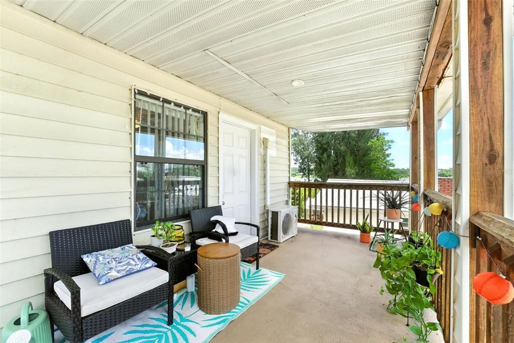 待售: $375,000 (5 贝兹, 5 浴室, 2374 平方英尺)