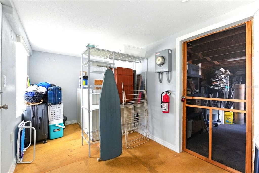 待售: $375,000 (5 贝兹, 5 浴室, 2374 平方英尺)