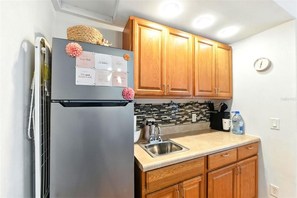 待售: $375,000 (5 贝兹, 5 浴室, 2374 平方英尺)