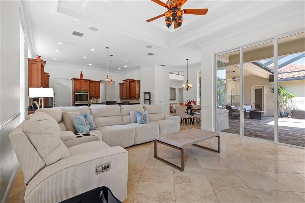 На продажу: $1,240,000 (4 спален, 4 ванн, 4896 Квадратных фут)