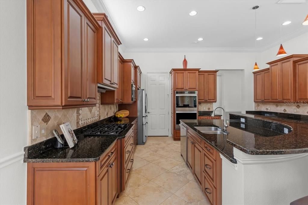 На продажу: $1,240,000 (4 спален, 4 ванн, 4896 Квадратных фут)