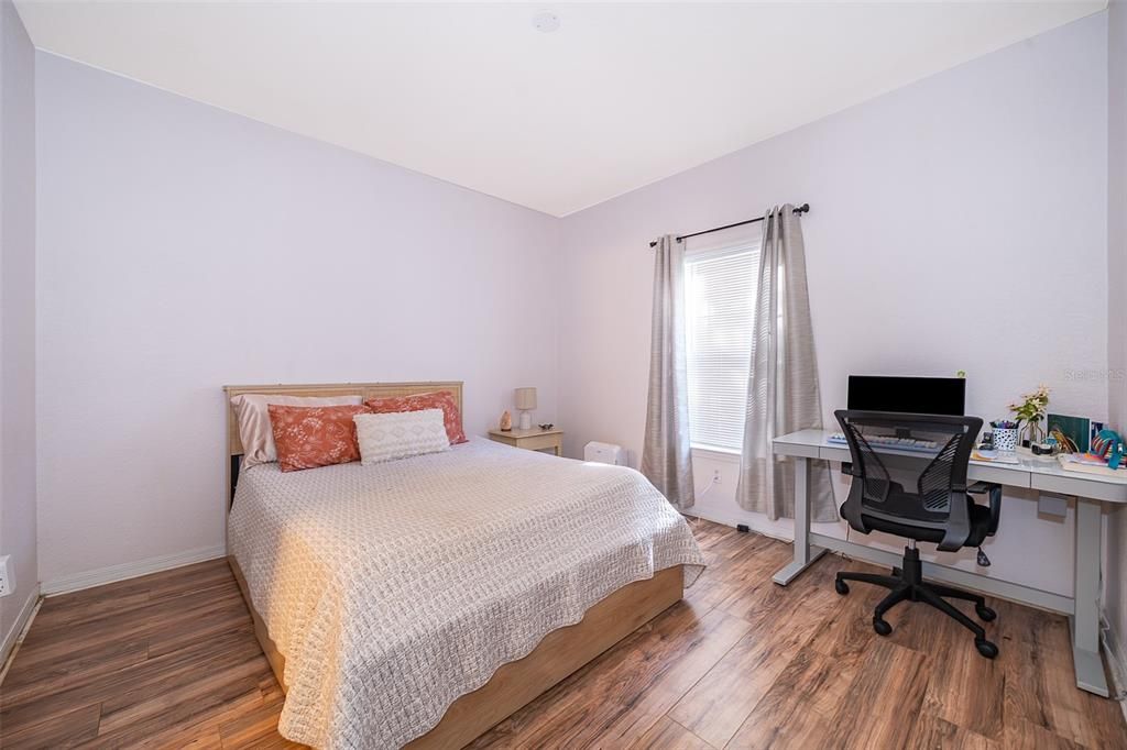 待售: $175,000 (1 贝兹, 1 浴室, 782 平方英尺)