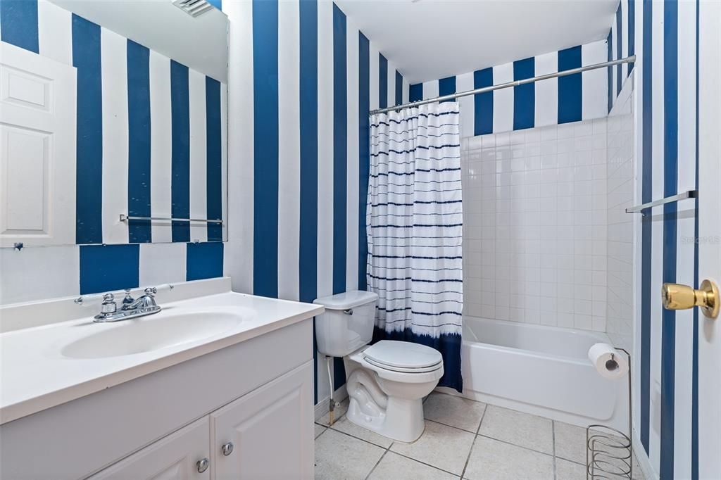 For Sale: $309,900 (3 beds, 2 baths, 1241 Square Feet)