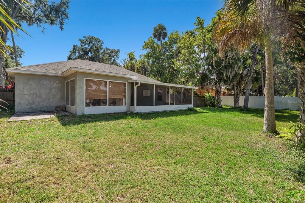 For Sale: $309,900 (3 beds, 2 baths, 1241 Square Feet)