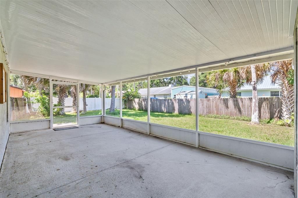 For Sale: $309,900 (3 beds, 2 baths, 1241 Square Feet)