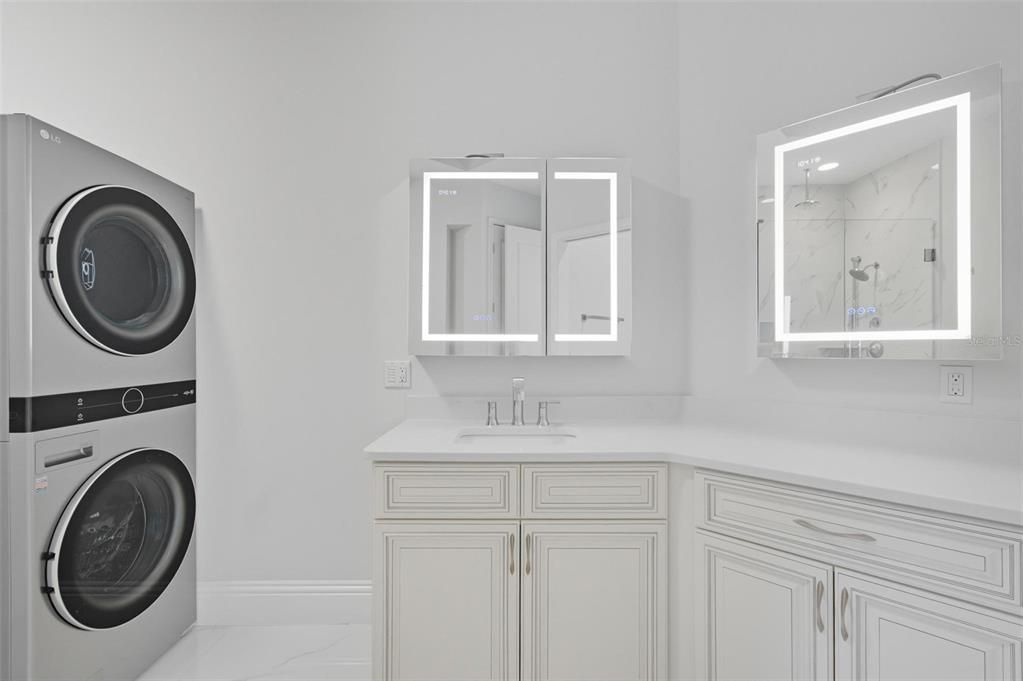 For Sale: $1,249,000 (3 beds, 3 baths, 1818 Square Feet)