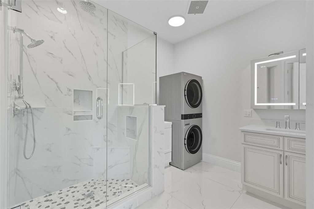 For Sale: $1,249,000 (3 beds, 3 baths, 1818 Square Feet)