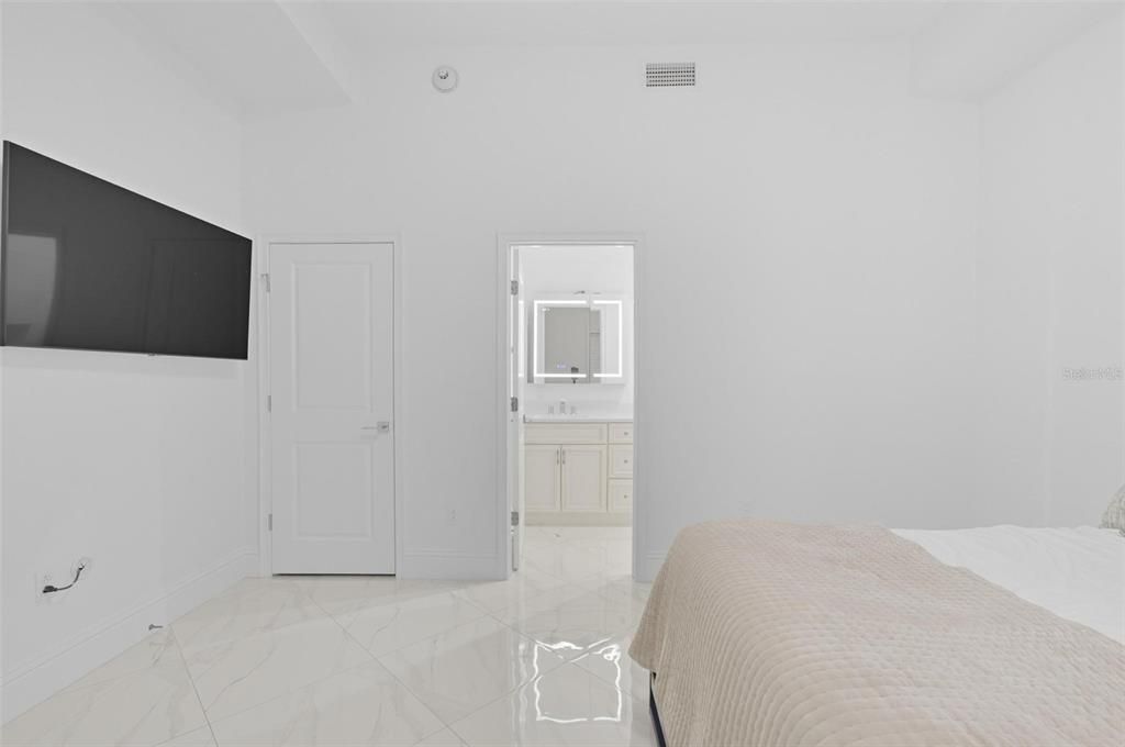 For Sale: $1,249,000 (3 beds, 3 baths, 1818 Square Feet)