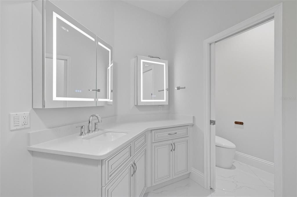 For Sale: $1,249,000 (3 beds, 3 baths, 1818 Square Feet)