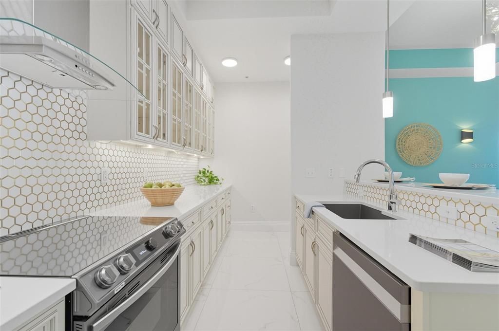 For Sale: $1,249,000 (3 beds, 3 baths, 1818 Square Feet)