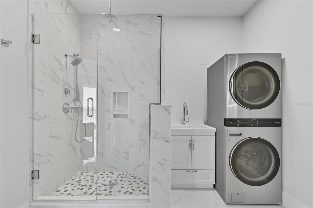 For Sale: $1,249,000 (3 beds, 3 baths, 1818 Square Feet)