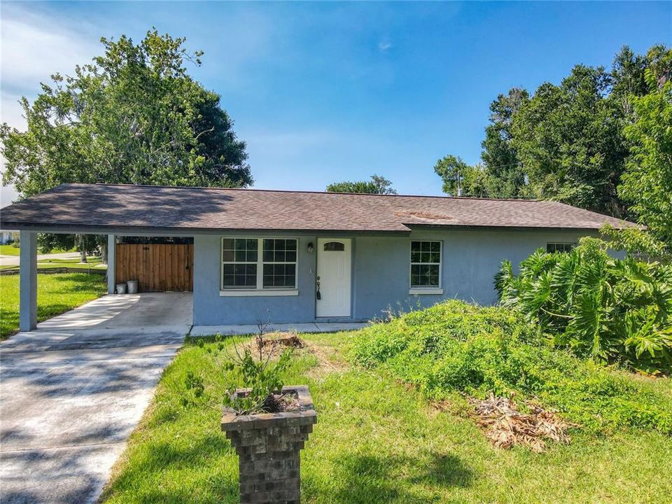 最近售出: $230,000 (3 贝兹, 2 浴室, 1040 平方英尺)