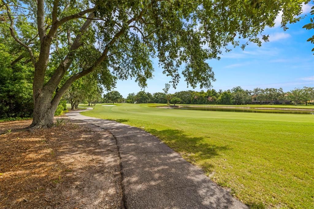 合同活跃: $480,000 (4 贝兹, 2 浴室, 2275 平方英尺)