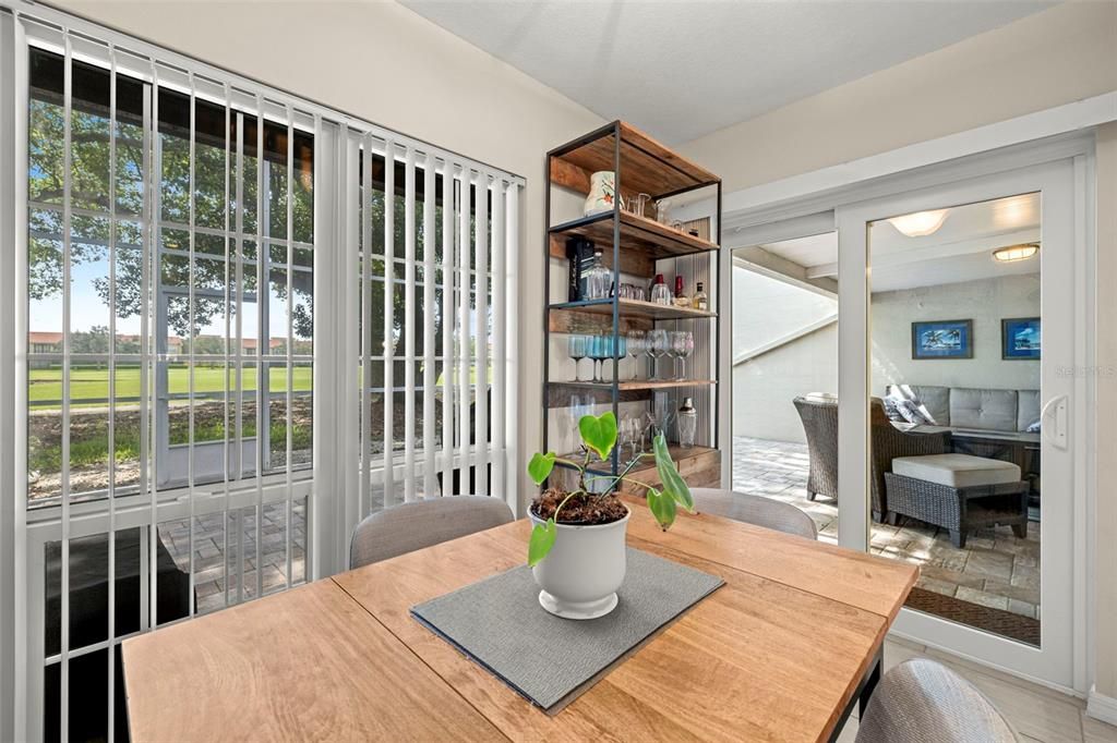 合同活跃: $480,000 (4 贝兹, 2 浴室, 2275 平方英尺)