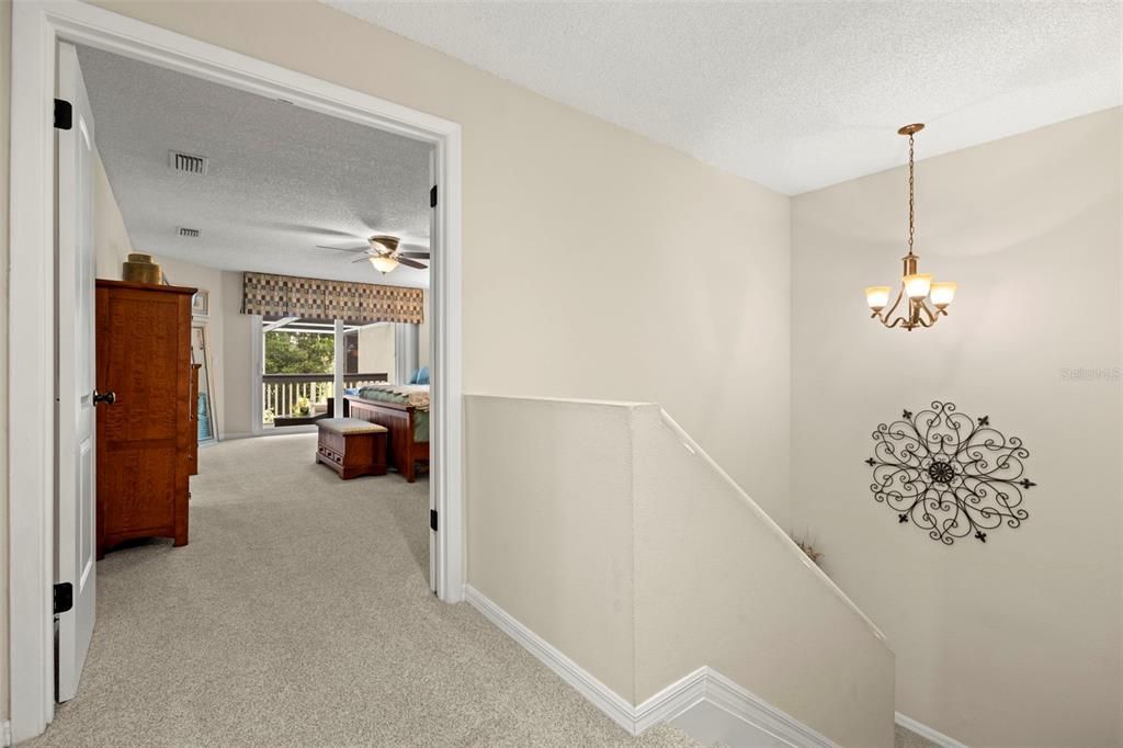 合同活跃: $480,000 (4 贝兹, 2 浴室, 2275 平方英尺)