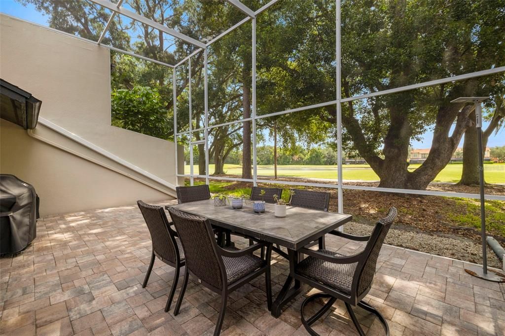 合同活跃: $480,000 (4 贝兹, 2 浴室, 2275 平方英尺)