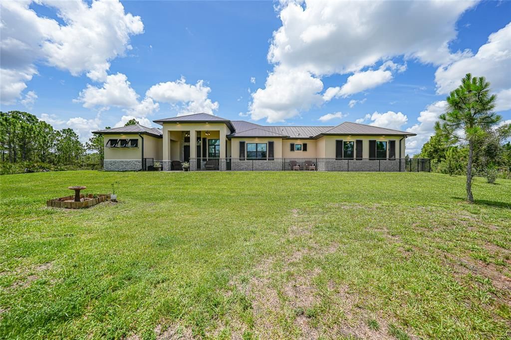 Recently Sold: $798,000 (4 beds, 3 baths, 2617 Square Feet)