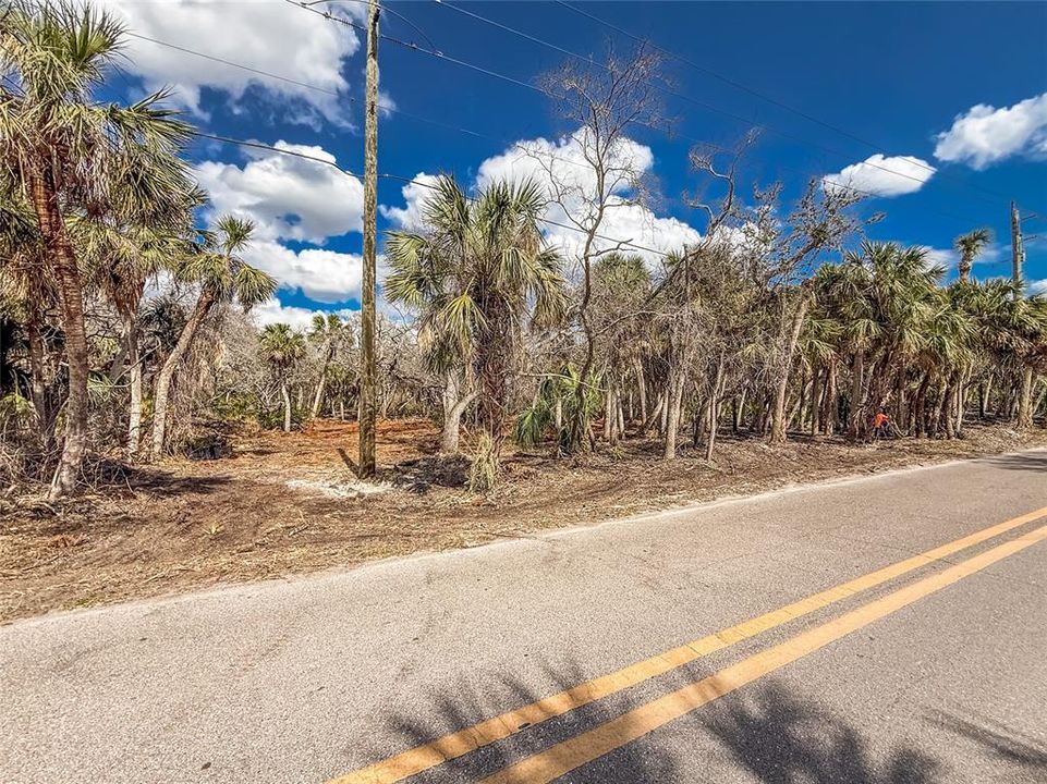 For Sale: $2,900,000 (2.90 acres)