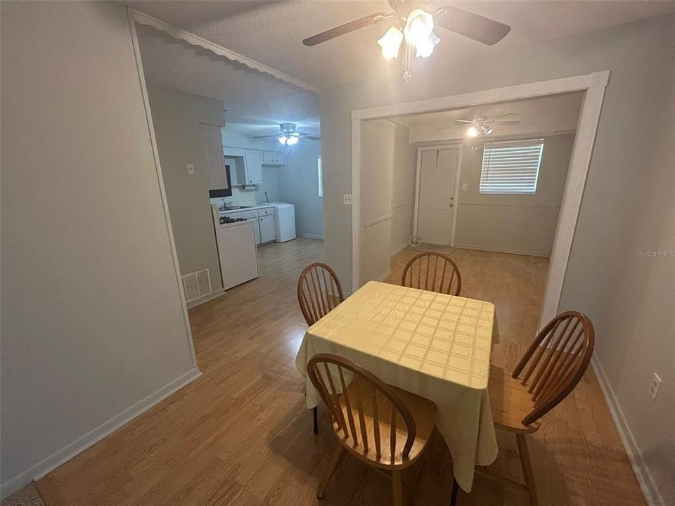 Activo con contrato: $80,000 (2 camas, 1 baños, 860 Pies cuadrados)